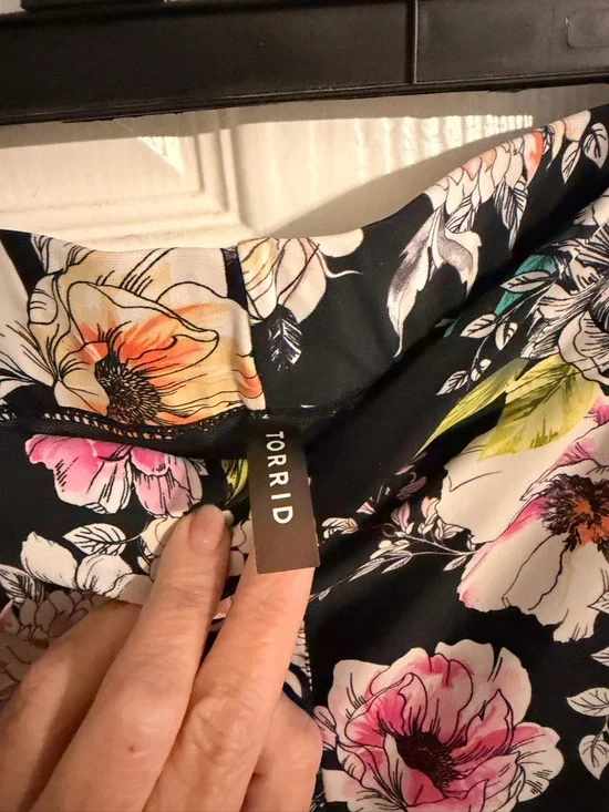 torrid Black Floral Swim Rash Guard Top with Colorful Blooms - Picture 3 of 5